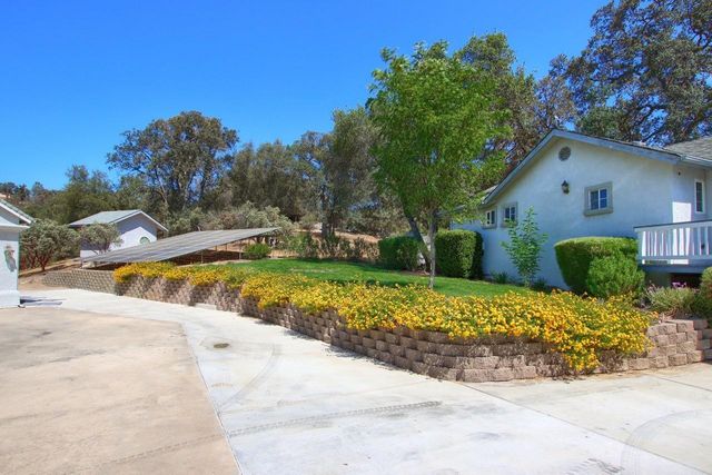 45858 Old Corral Rd, Coarsegold, CA 93614