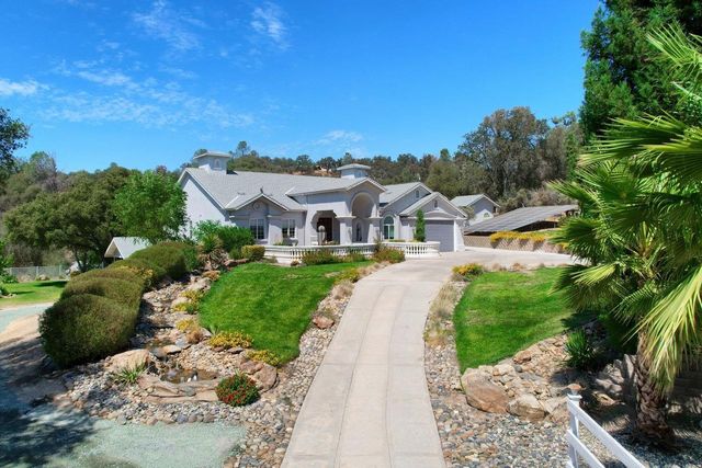 45858 Old Corral Rd, Coarsegold, CA 93614