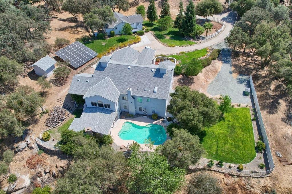 Image 1 of property listing at 45858 Old Corral Rd, Coarsegold, CA 93614