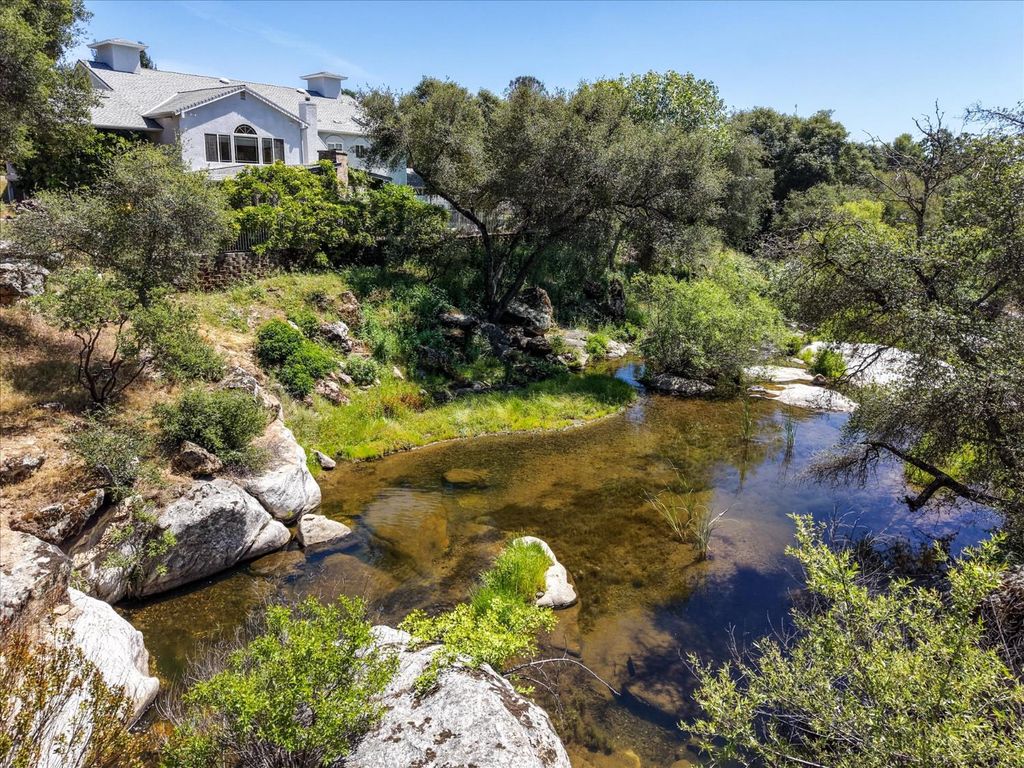 Image 2 of property listing at 45858 Old Corral Rd, Coarsegold, CA 93614