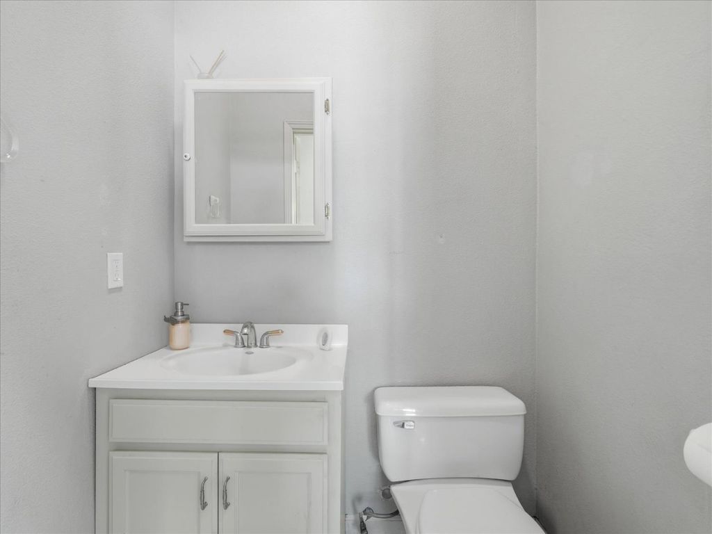 Image 27 of property listing at 45858 Old Corral Rd, Coarsegold, CA 93614