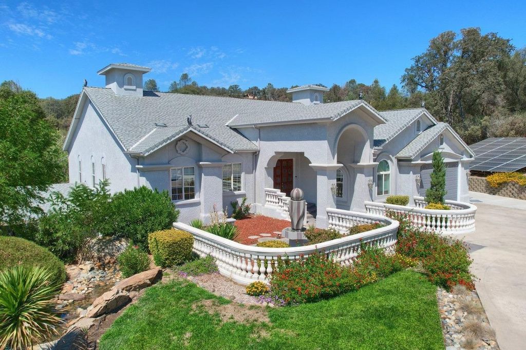 Image 5 of property listing at 45858 Old Corral Rd, Coarsegold, CA 93614