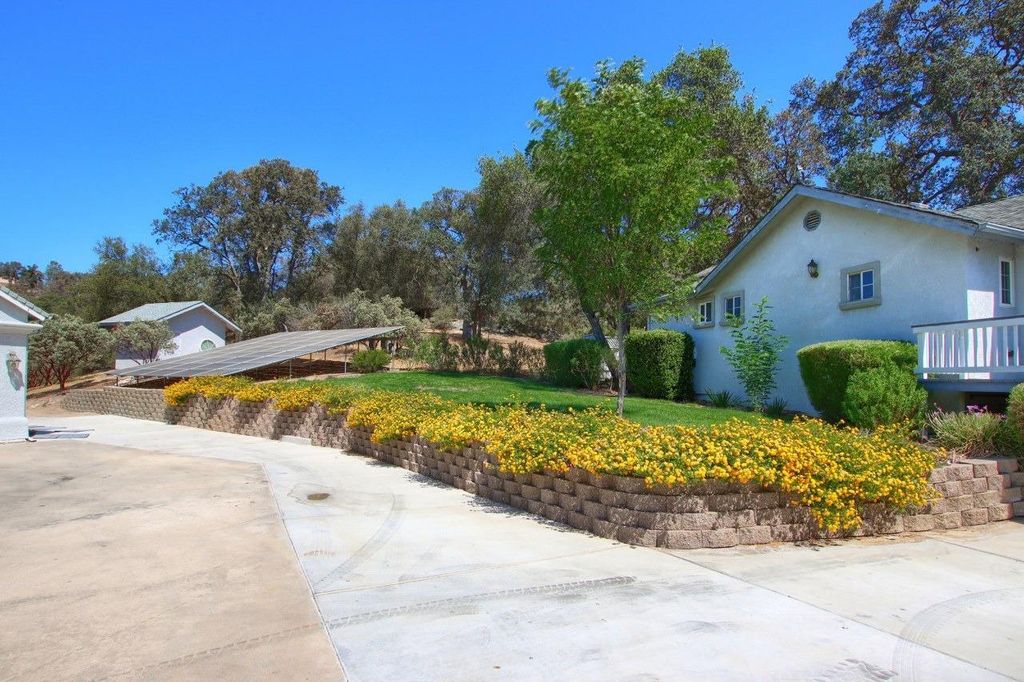 Image 71 of property listing at 45858 Old Corral Rd, Coarsegold, CA 93614