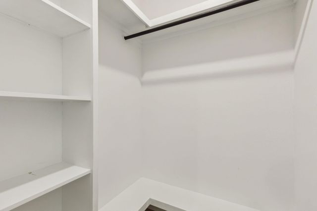 521 N Denley Drive, Dallas, TX 75203