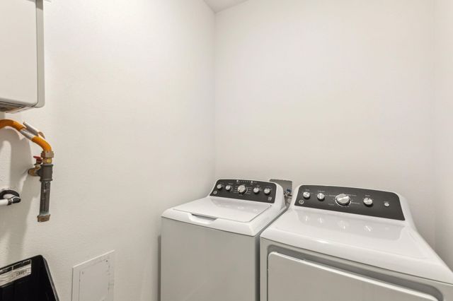 521 N Denley Drive, Dallas, TX 75203