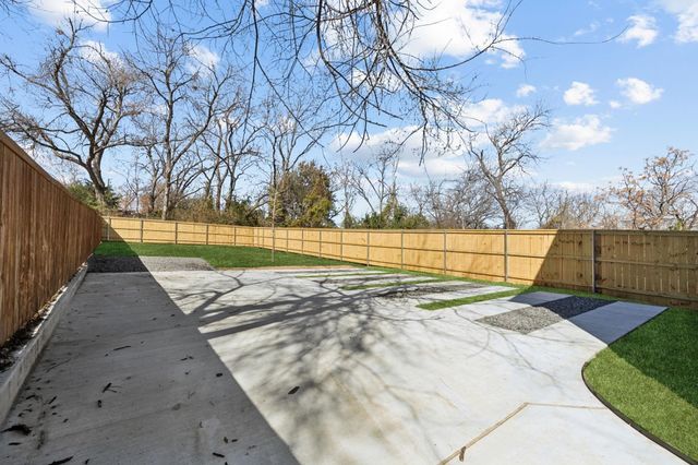 521 N Denley Drive, Dallas, TX 75203