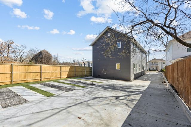 521 N Denley Drive, Dallas, TX 75203