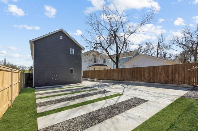 521 N Denley Drive, Dallas, TX 75203