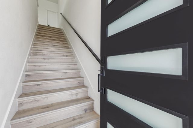 521 N Denley Drive, Dallas, TX 75203