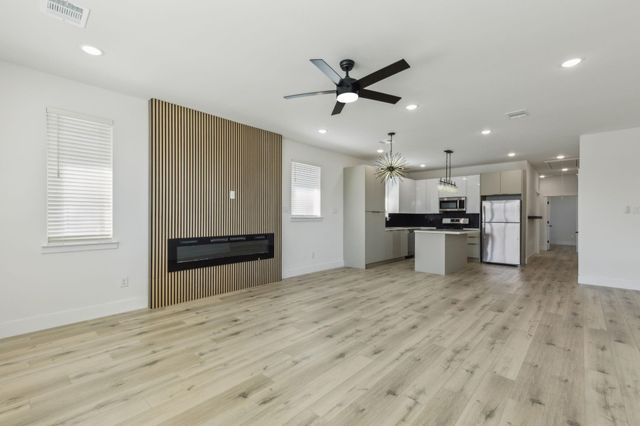 521 N Denley Drive, Dallas, TX 75203