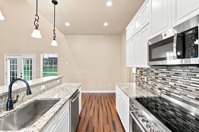 1906 Clearview Drive, Ennis, TX 75119
