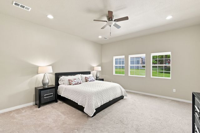 1906 Clearview Drive, Ennis, TX 75119