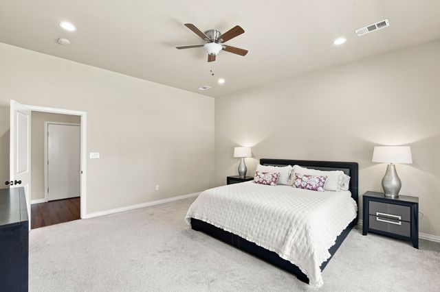1906 Clearview Drive, Ennis, TX 75119