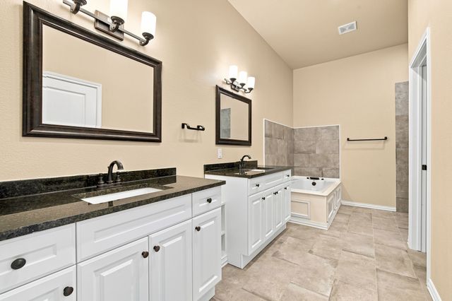 1906 Clearview Drive, Ennis, TX 75119