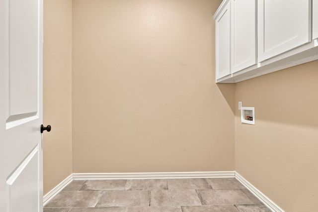 1906 Clearview Drive, Ennis, TX 75119