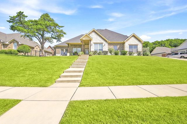 1906 Clearview Drive, Ennis, TX 75119