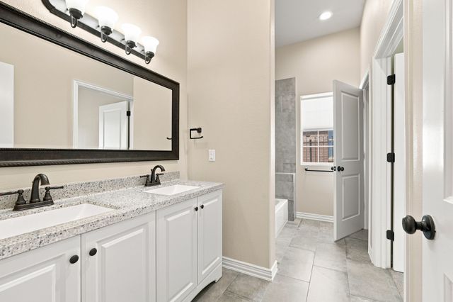 1906 Clearview Drive, Ennis, TX 75119