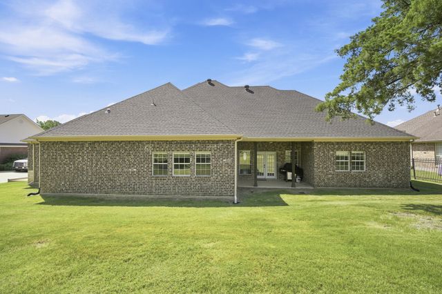 1906 Clearview Drive, Ennis, TX 75119