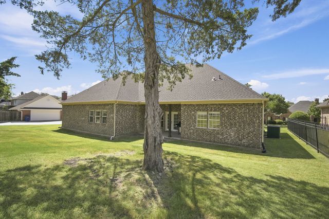 1906 Clearview Drive, Ennis, TX 75119
