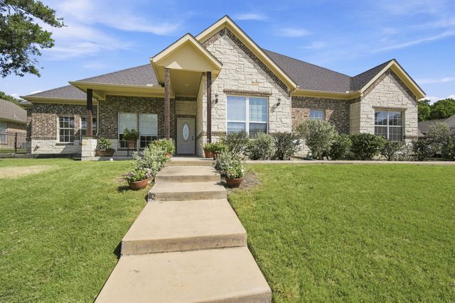 1906 Clearview Drive, Ennis, TX 75119