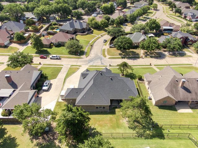 1906 Clearview Drive, Ennis, TX 75119
