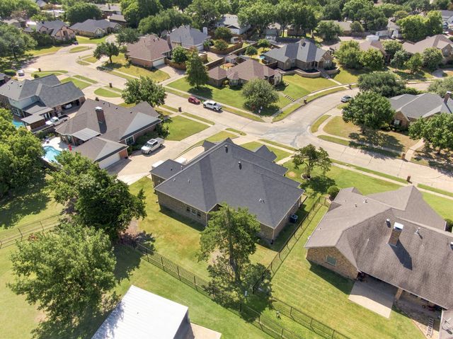 1906 Clearview Drive, Ennis, TX 75119