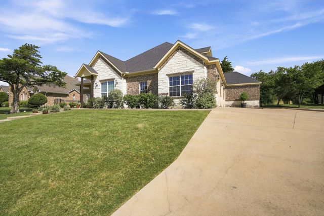 1906 Clearview Drive, Ennis, TX 75119