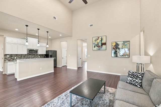 1906 Clearview Drive, Ennis, TX 75119