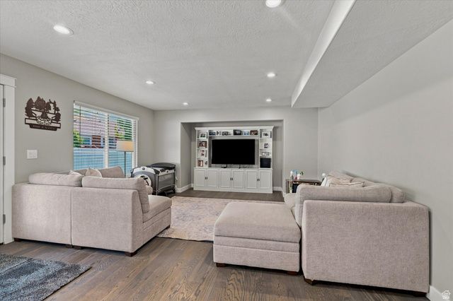 2517 S FREEDOM ST, Perry, UT 84302