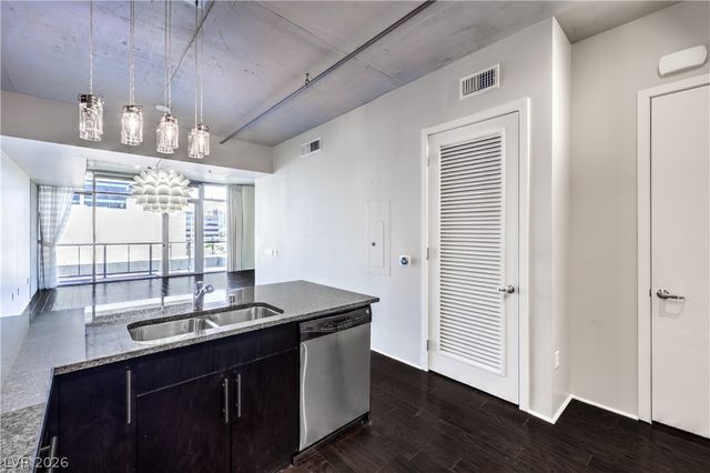353 Bonneville Avenue 511, Las Vegas, NV 89101