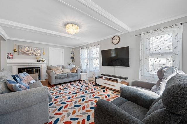 41 Dellwood Rd, Worcester, MA 01602