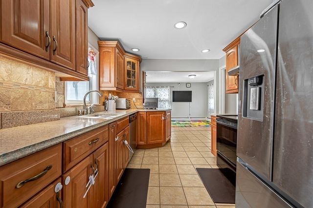 41 Dellwood Rd, Worcester, MA 01602