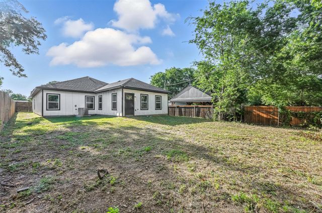 2939 Idaho Avenue, Dallas, TX 75216
