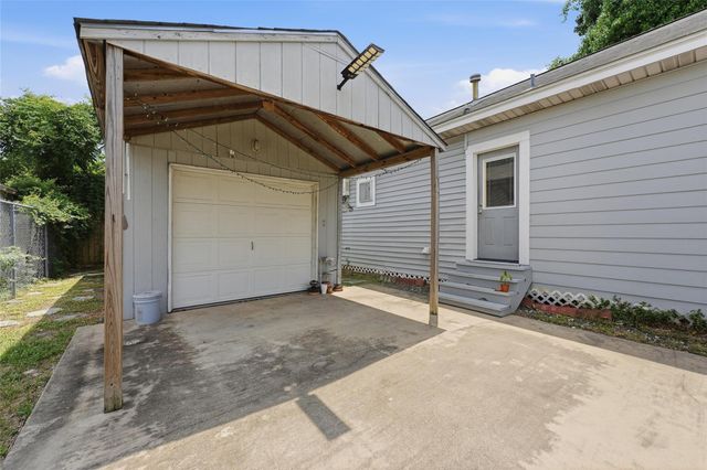 202 E 34th Street, Houston, TX 77018