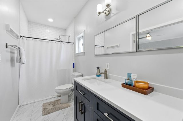 202 E 34th Street, Houston, TX 77018