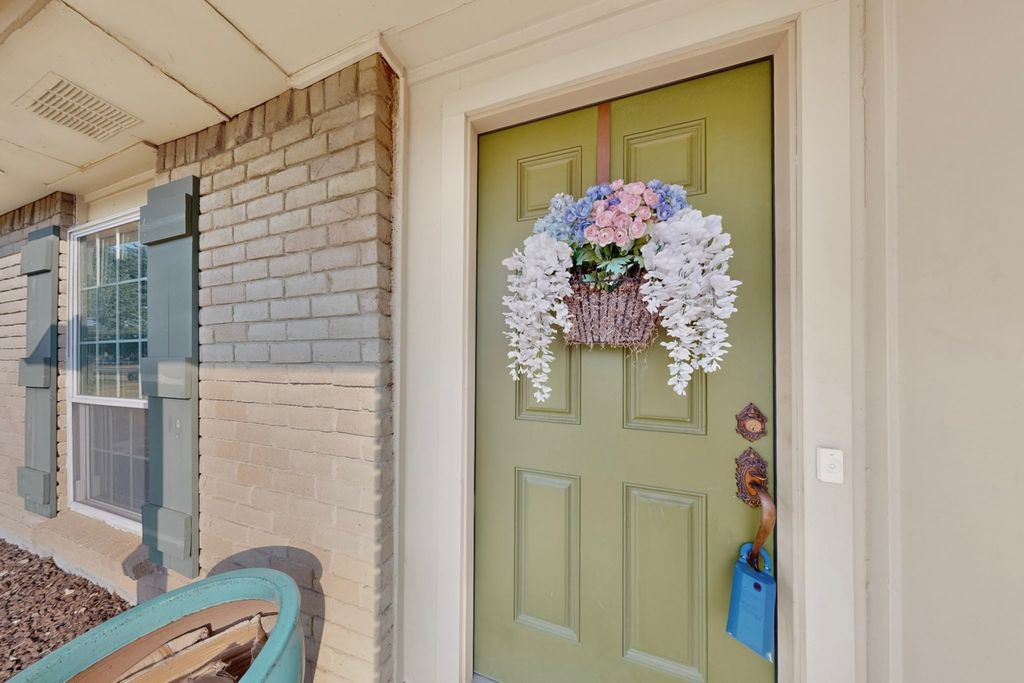 5057 S Colony Boulevard, The Colony, TX 75056 — exterior