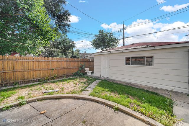 5527 W Potomac Avenue, Chicago, IL 60651