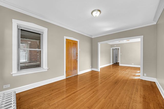 5527 W Potomac Avenue, Chicago, IL 60651