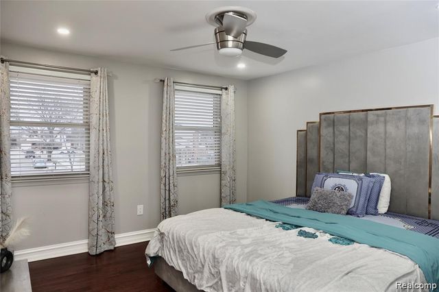 4274 Dickson Drive, Sterling Heights, MI 48310