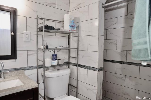 4274 Dickson Drive, Sterling Heights, MI 48310