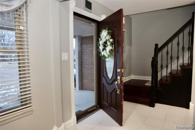 4274 Dickson Drive, Sterling Heights, MI 48310