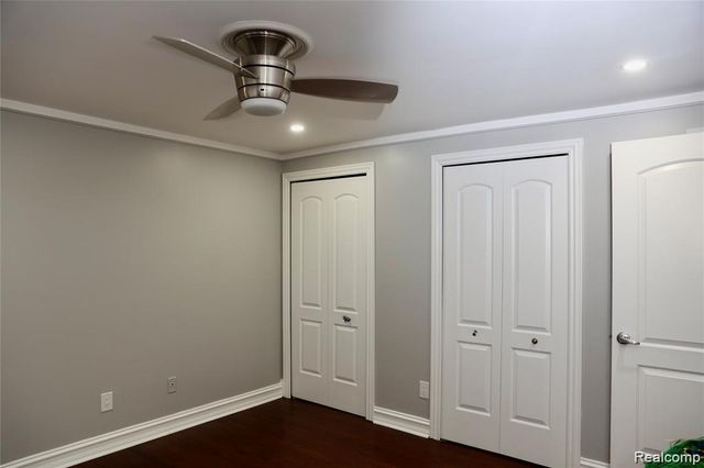 4274 Dickson Drive, Sterling Heights, MI 48310