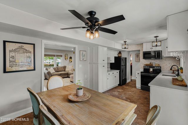 80 Ivy Hill Drive, Matawan, NJ 07747