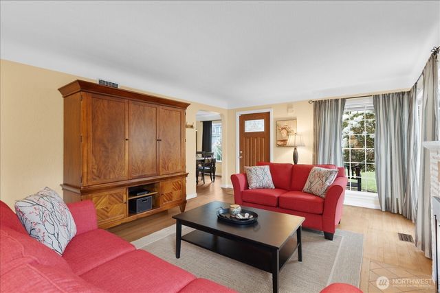 221 Tamarack Avenue, Everett, WA 98203
