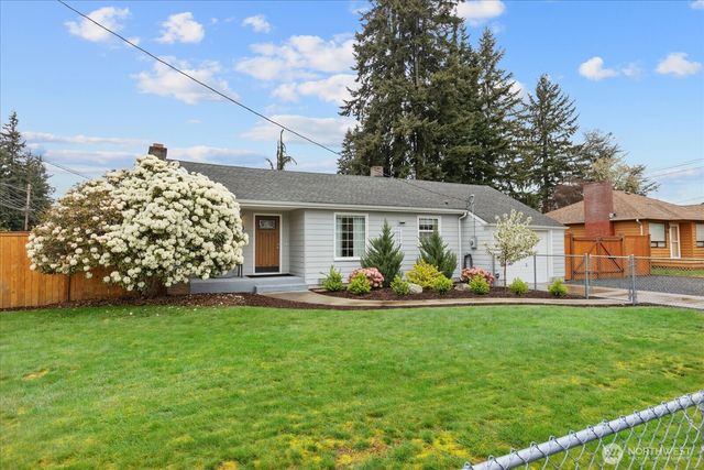 221 Tamarack Avenue, Everett, WA 98203