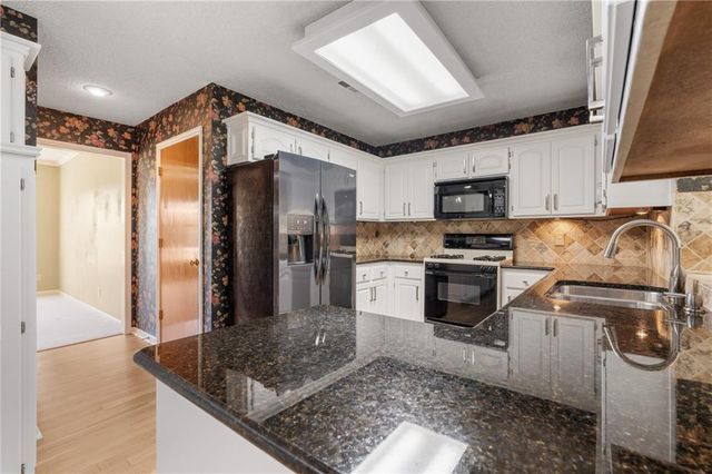 11600 W 156th Terrace, Overland Park, KS 66221