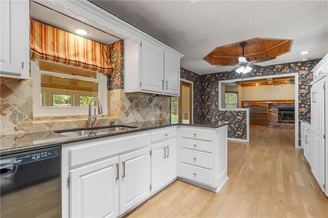 11600 W 156th Terrace, Overland Park, KS 66221