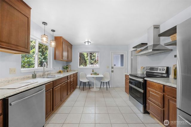 17806 83rd Place NE, Kenmore, WA 98028