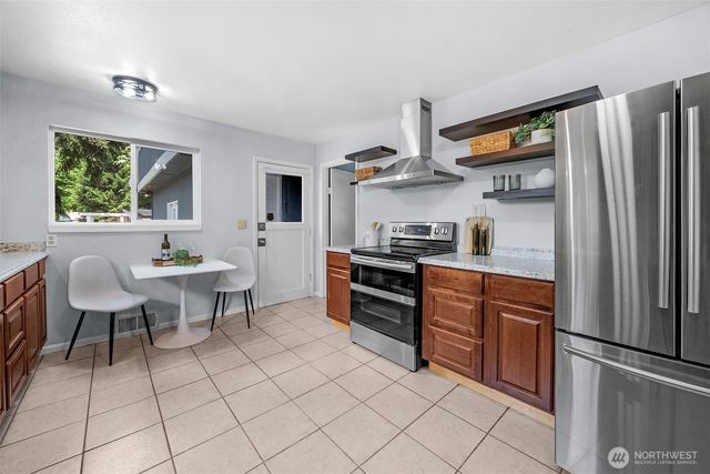 17806 83rd Place NE, Kenmore, WA 98028