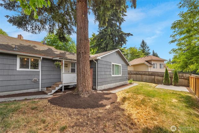 17806 83rd Place NE, Kenmore, WA 98028